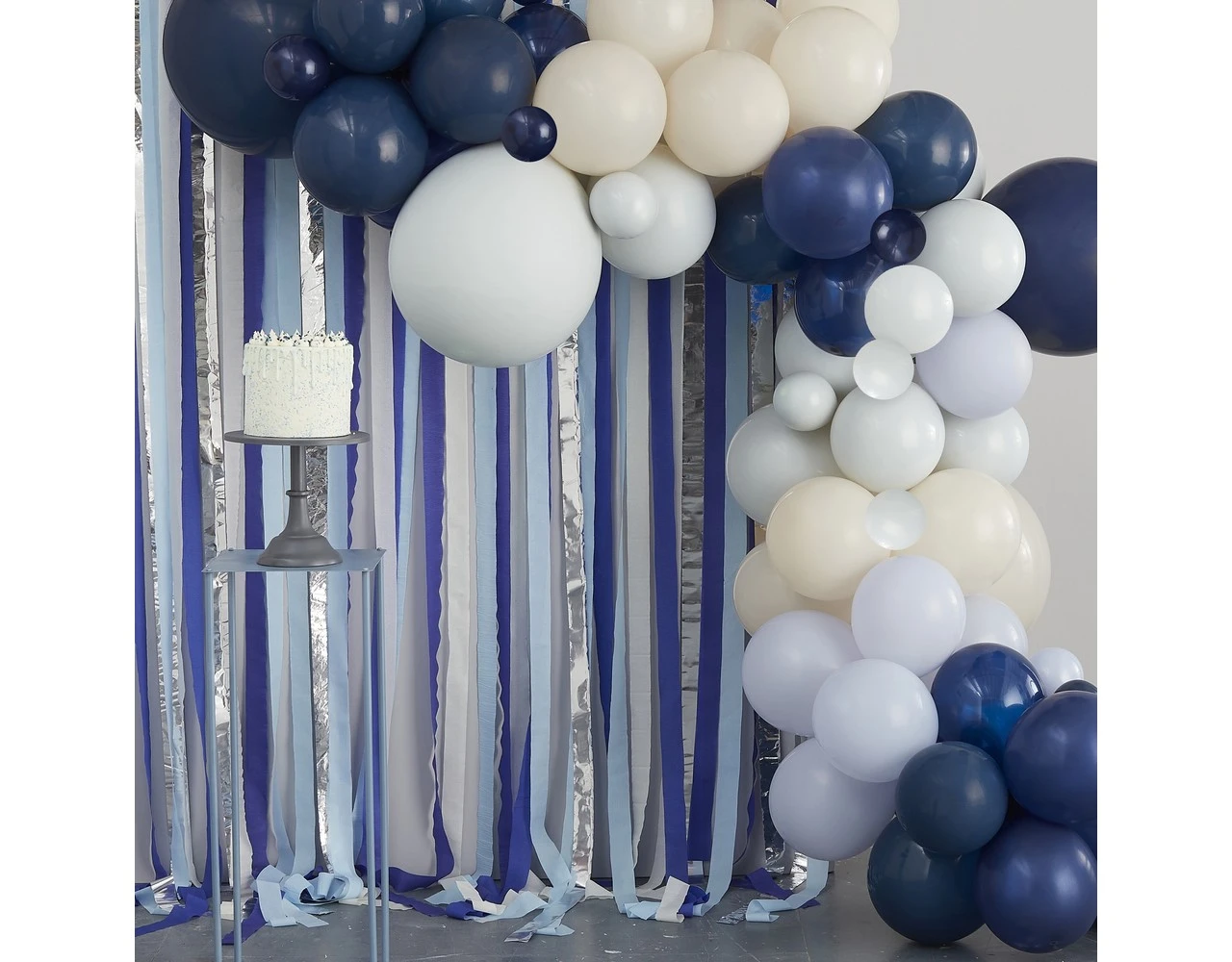 Blauwe Ballonnenboog Met Slingers 3m 2 Blauwe Ballonnenboog Met Slingers 3m - Afbeelding 2