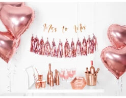 Bruiloft Slinger Miss To Mrs, Rose Goud 76cm 14 Bruiloft Slinger Miss To Mrs, Rose Goud 76cm -Feestspullen Winkel bruiloft slinger miss to mrs rose goud 76cm 4