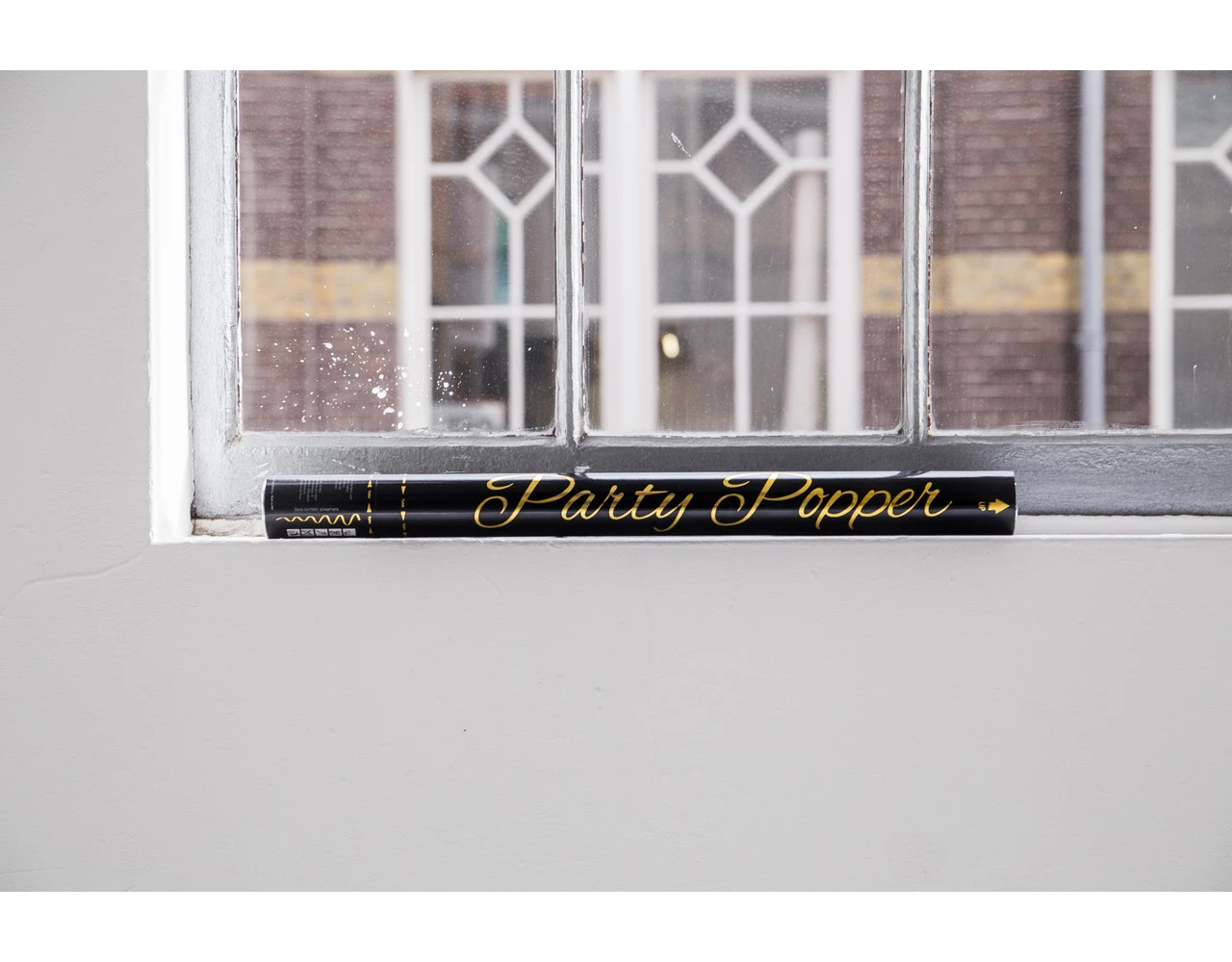 Confetti Kanon Serpentine Zilver 57cm 2 Confetti Kanon Serpentine Zilver 57cm - Afbeelding 2