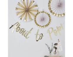 Gouden Letterslinger About To Pop 1,5m -Feestspullen Winkel gouden letterslinger about to pop 15m 2