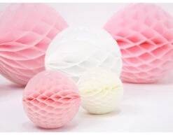Honeycomb Bal Lichtroze 30cm -Feestspullen Winkel honeycomb bal lichtroze 30cm 2