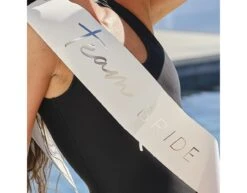 Sash Team Bride, Silver Foil With Cut Outs -Feestspullen Winkel sash team bride silver foil with cut outs 2