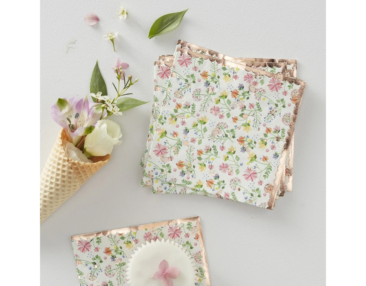 Servetten Bloemen 24cm 16st 2 Servetten Bloemen 24cm 16st - Afbeelding 2