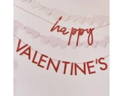 Slinger Happy Valentine'S Day 2,5m 2 Delig -Feestspullen Winkel slinger happy valentines day 25m 2 delig 2