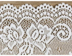 Tafelloper Kant 15cm 9m -Feestspullen Winkel tafelloper kant 15cm 9m 2