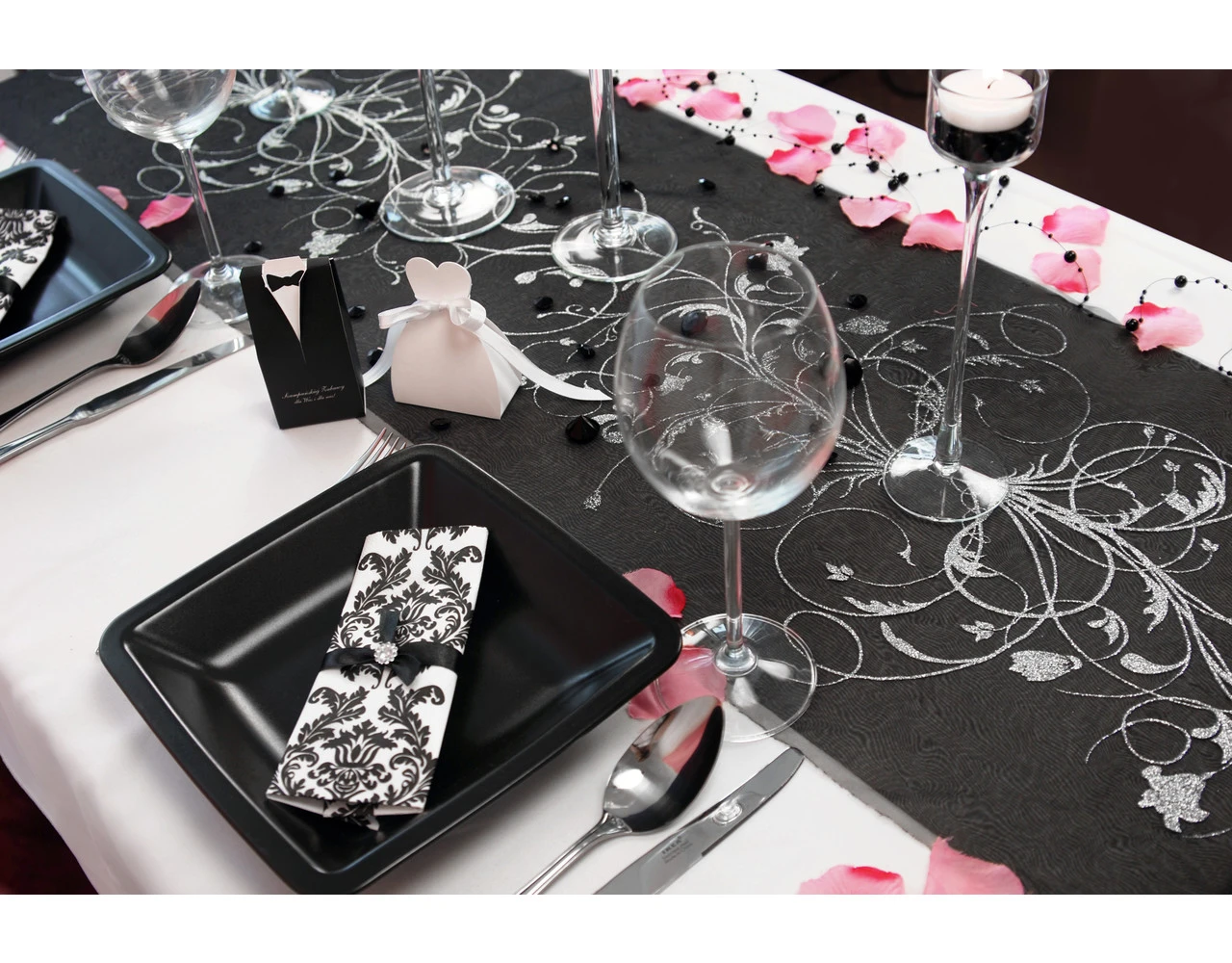 Zwarte Organza Stof Zilveren Bloemen 36cm 9m 5 Zwarte Organza Stof Zilveren Bloemen 36cm 9m - Afbeelding 5