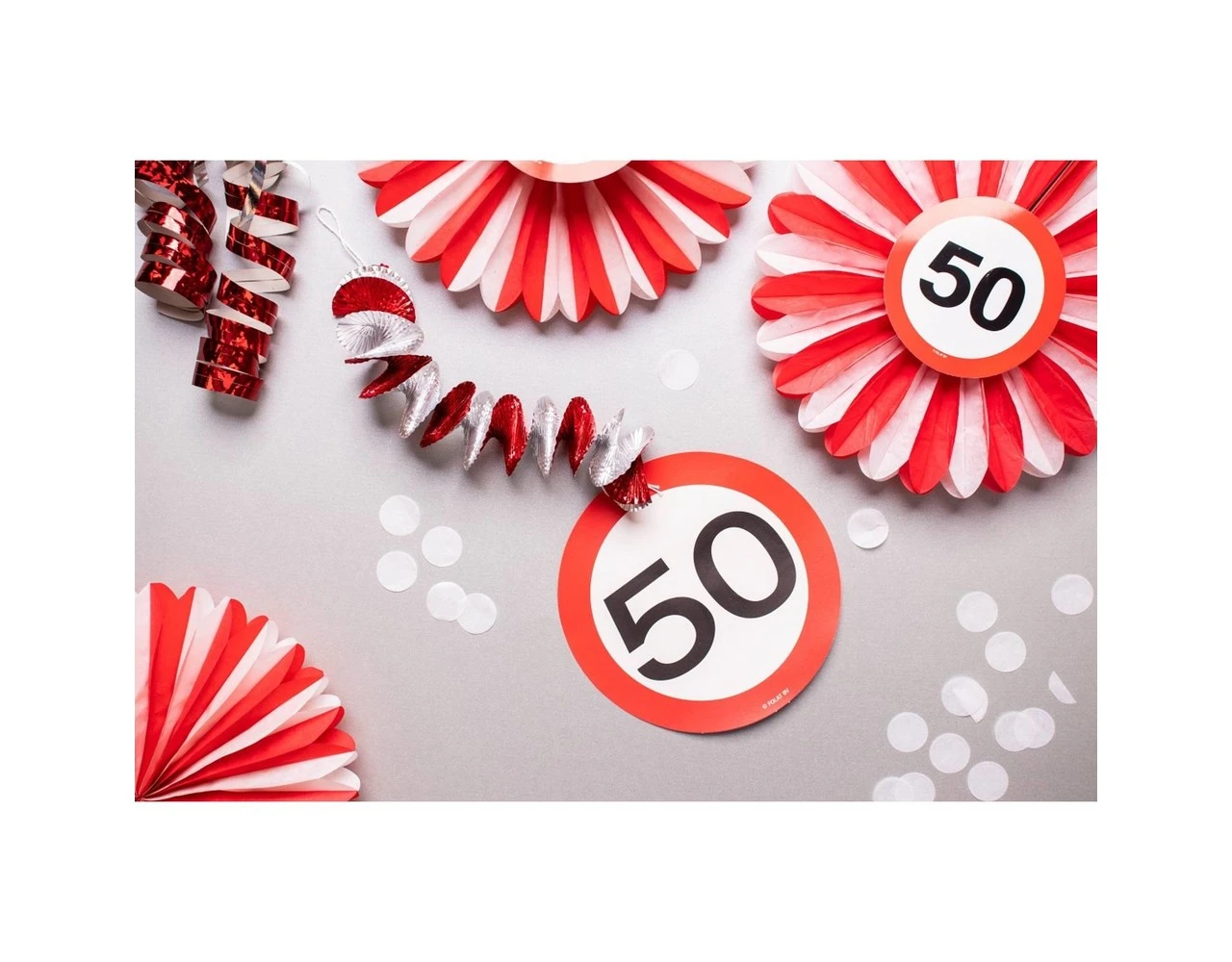 Hangdecoratie 18 Jaar Verkeersbord 75cm 3st 4 Hangdecoratie 18 Jaar Verkeersbord 75cm 3st - Afbeelding 4