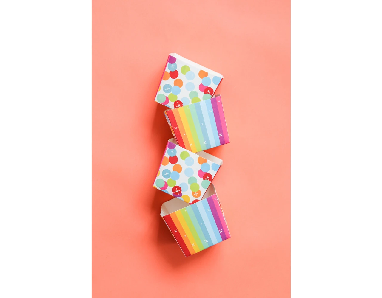 Happy Birthday Snoepbakjes Regenboog Confetti 5st 4 Happy Birthday Snoepbakjes Regenboog Confetti 5st - Afbeelding 4